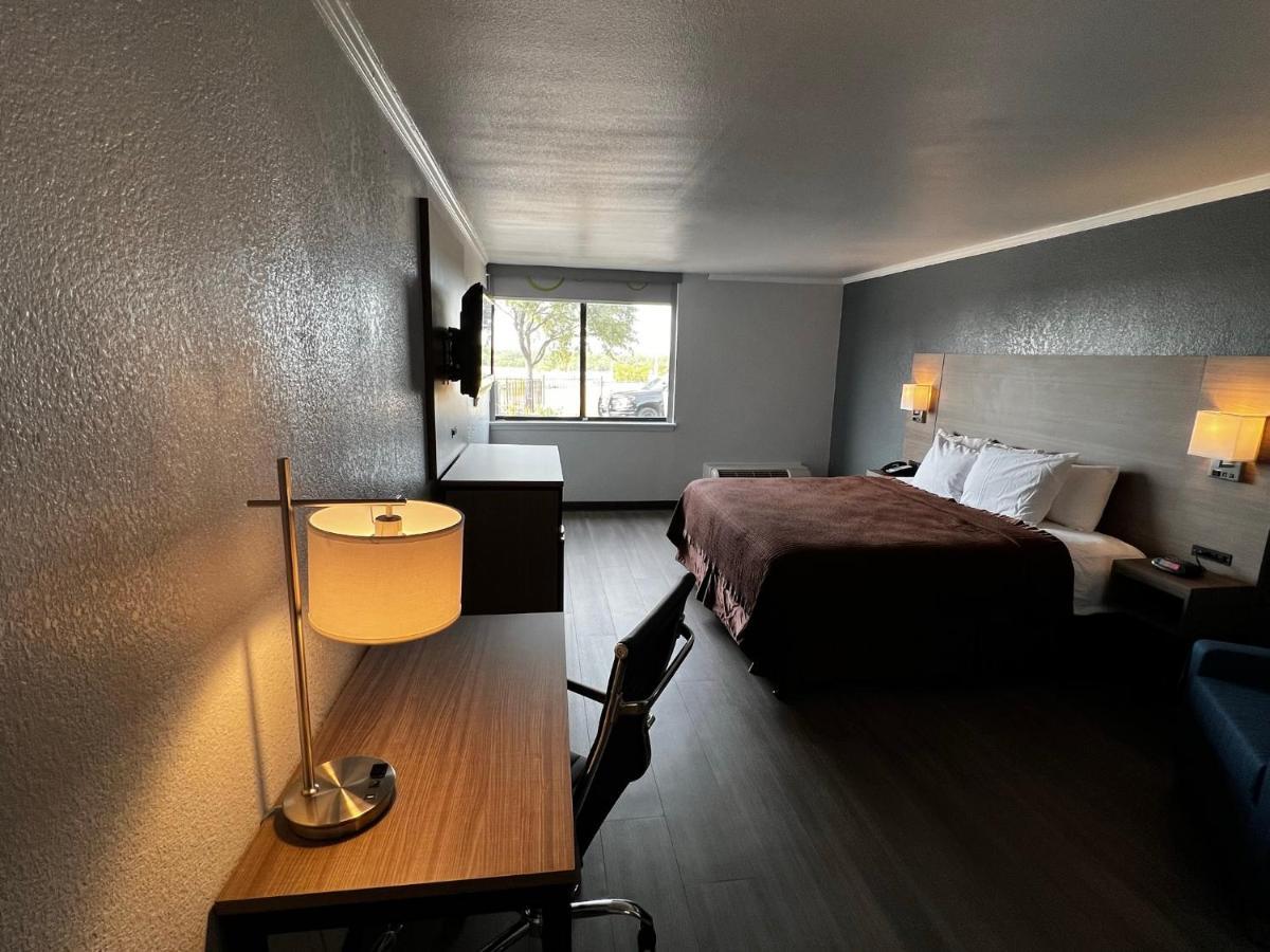 Super 8 By Wyndham Fort Worth Entertainment District Exteriér fotografie