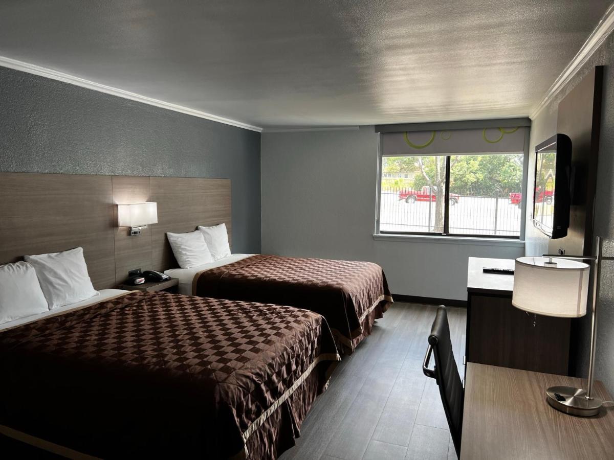 Super 8 By Wyndham Fort Worth Entertainment District Exteriér fotografie